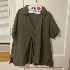 Flowy Cos green shirt